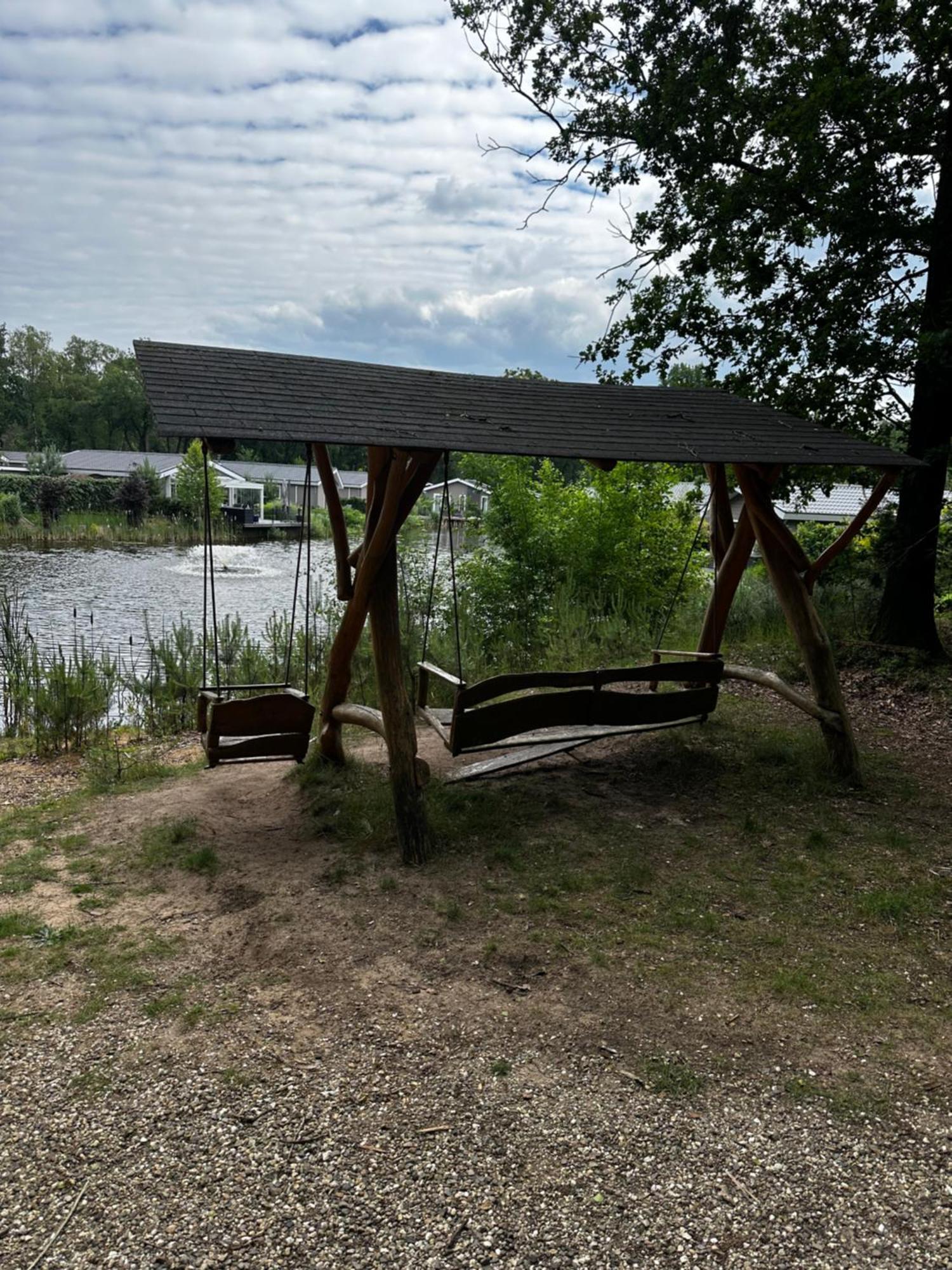 Dubbele Chalet Op Recreatiepark Topparken Op De Veluwe In Beekbergen Met Grote Vrije Tuin En Eigen Parkeerplaats מראה חיצוני תמונה