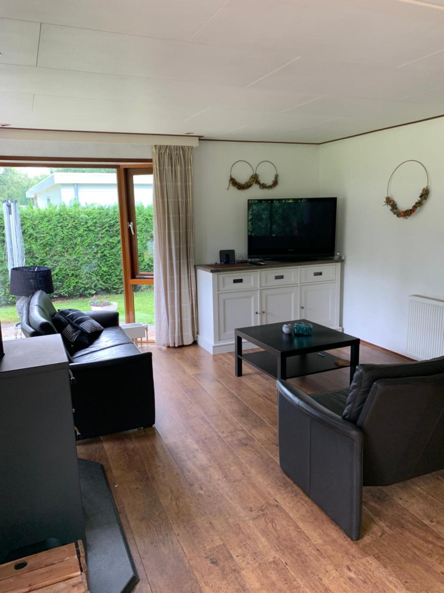 Dubbele Chalet Op Recreatiepark Topparken Op De Veluwe In Beekbergen Met Grote Vrije Tuin En Eigen Parkeerplaats חדר תמונה