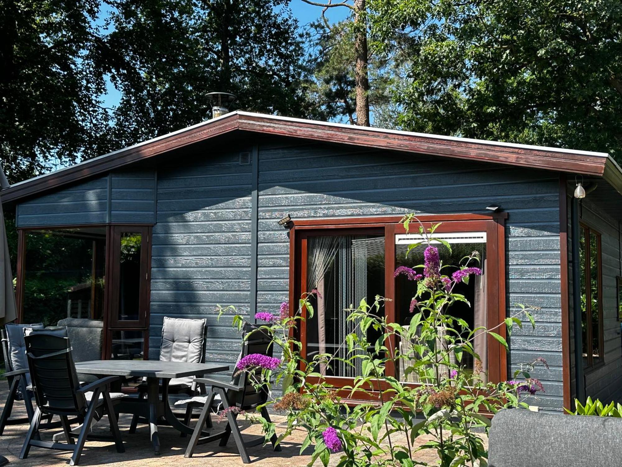 Dubbele Chalet Op Recreatiepark Topparken Op De Veluwe In Beekbergen Met Grote Vrije Tuin En Eigen Parkeerplaats מראה חיצוני תמונה